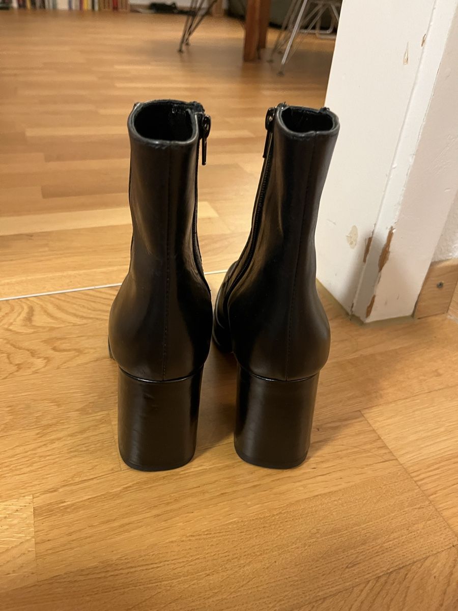 Scarpe da donna: Schwarze plateau Stiefeletten Gr. 37 – Usato da Wabern venduto da Jo.le 3