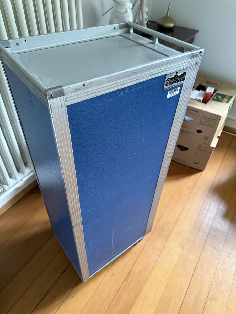 Altro in Aeronautica: Gebrauchter Flugzeugtrolley, Trolley, Flugzeugtrolli 49 – Nuovo (secondo la descrizione) da BASEL venduto da zum_schneugge 8