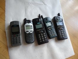 5 STK SIEMENS ANTIK HANDY.OHNE CHARGER.NICHT TESTED.NO WORK