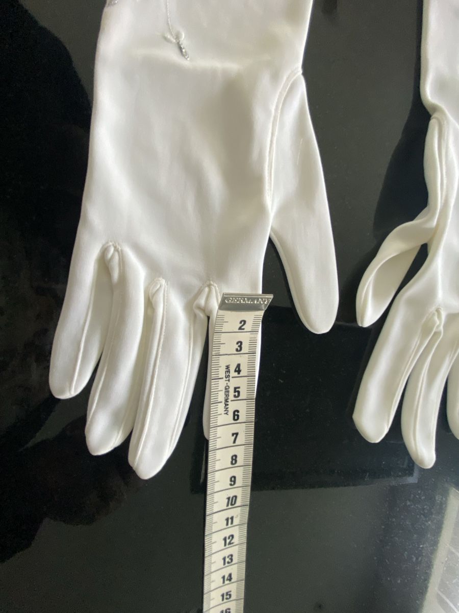 Guanti & manicotti: Ältere Hochzeitshandschuhe weiss – Nuovo (secondo la descrizione) da Sonnental venduto da Sternli57 5
