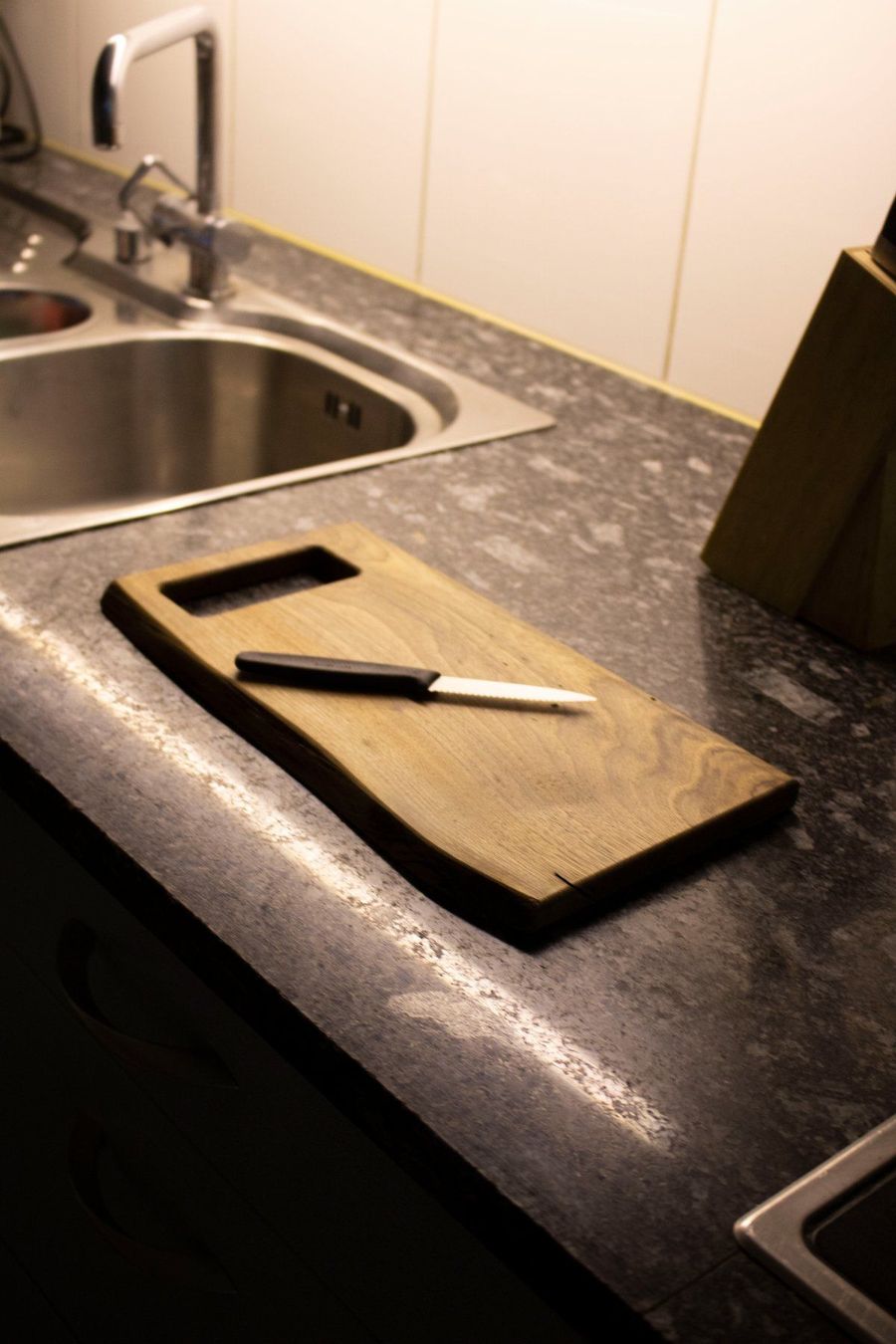 Holzartikel: Schneidebrett aus Holz – Neu und originalverpackt aus Zürich von Miki_Schreiner