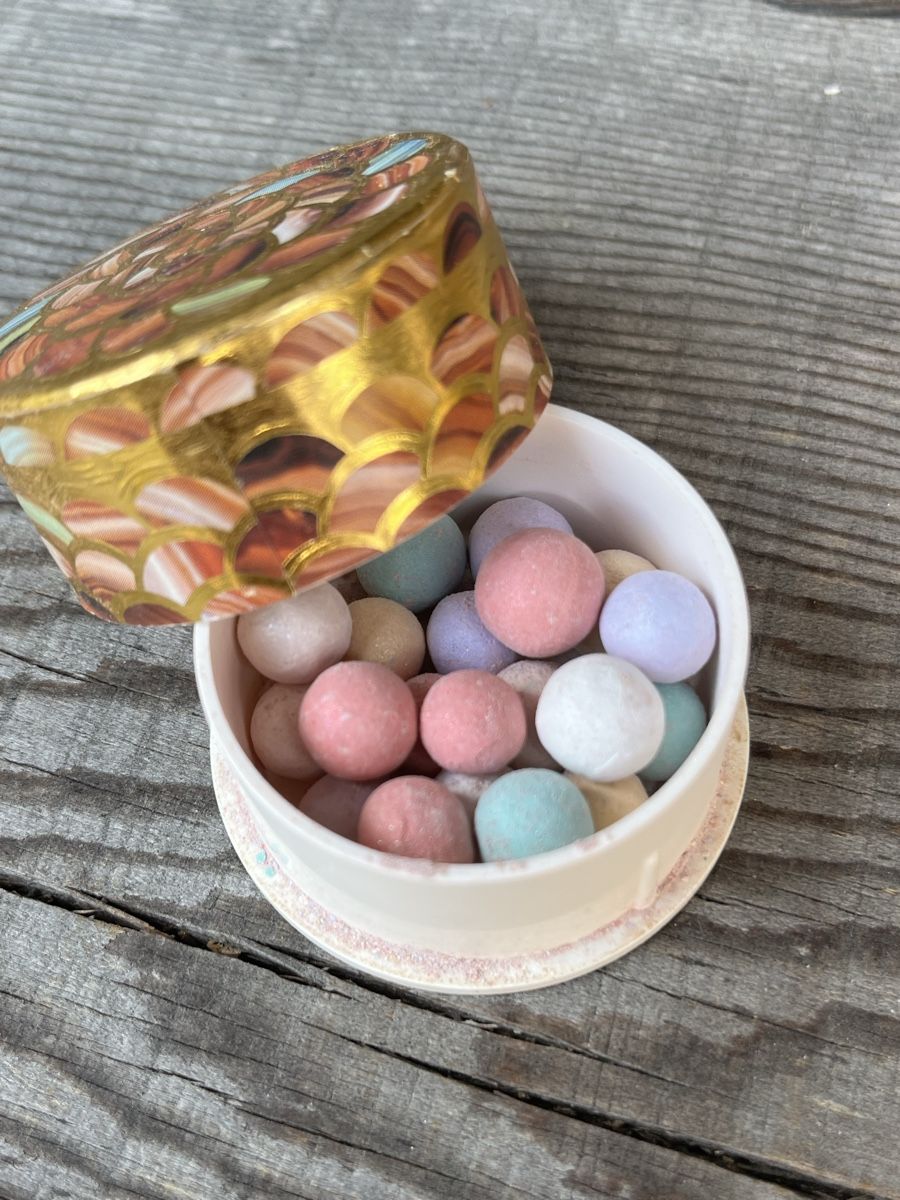 Guerlain Maquillage: Poudrier Guerlain « Météorites » 1982 – D'occasion à Euseigne par so.ART