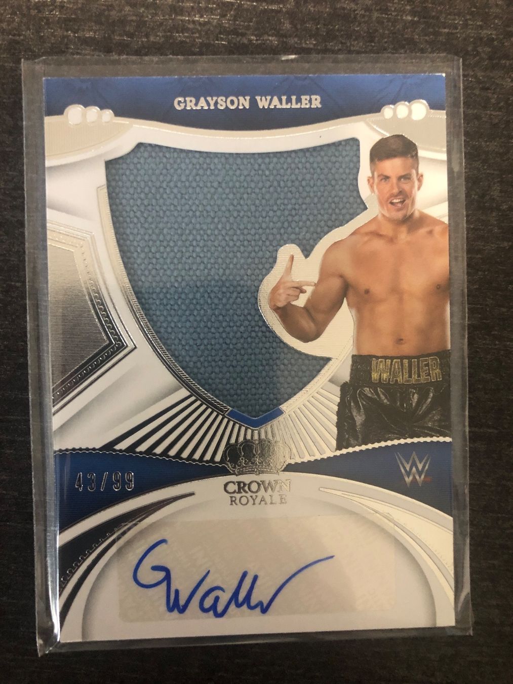 Topps Carte collezionabili: Panini Crown Royal WWE Grayson Waller Patch-Auto 43/99 – Usato da Wangenried venduto da Garagara
