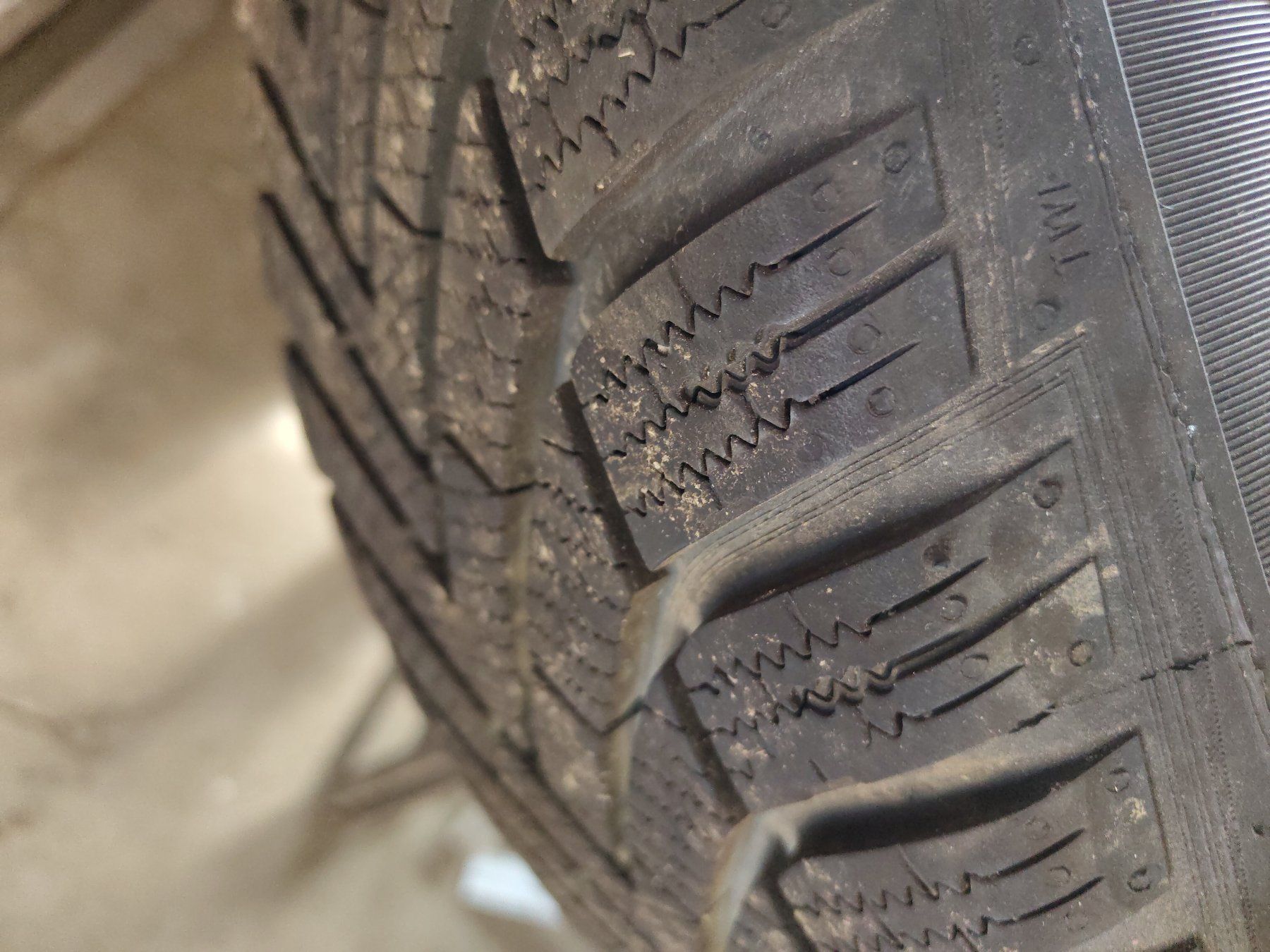 Volkswagen Pneus & Kompletträder: Winterreifen VW Sharan – Neu (gemäss Beschreibung) aus ruswil von safien7107 1