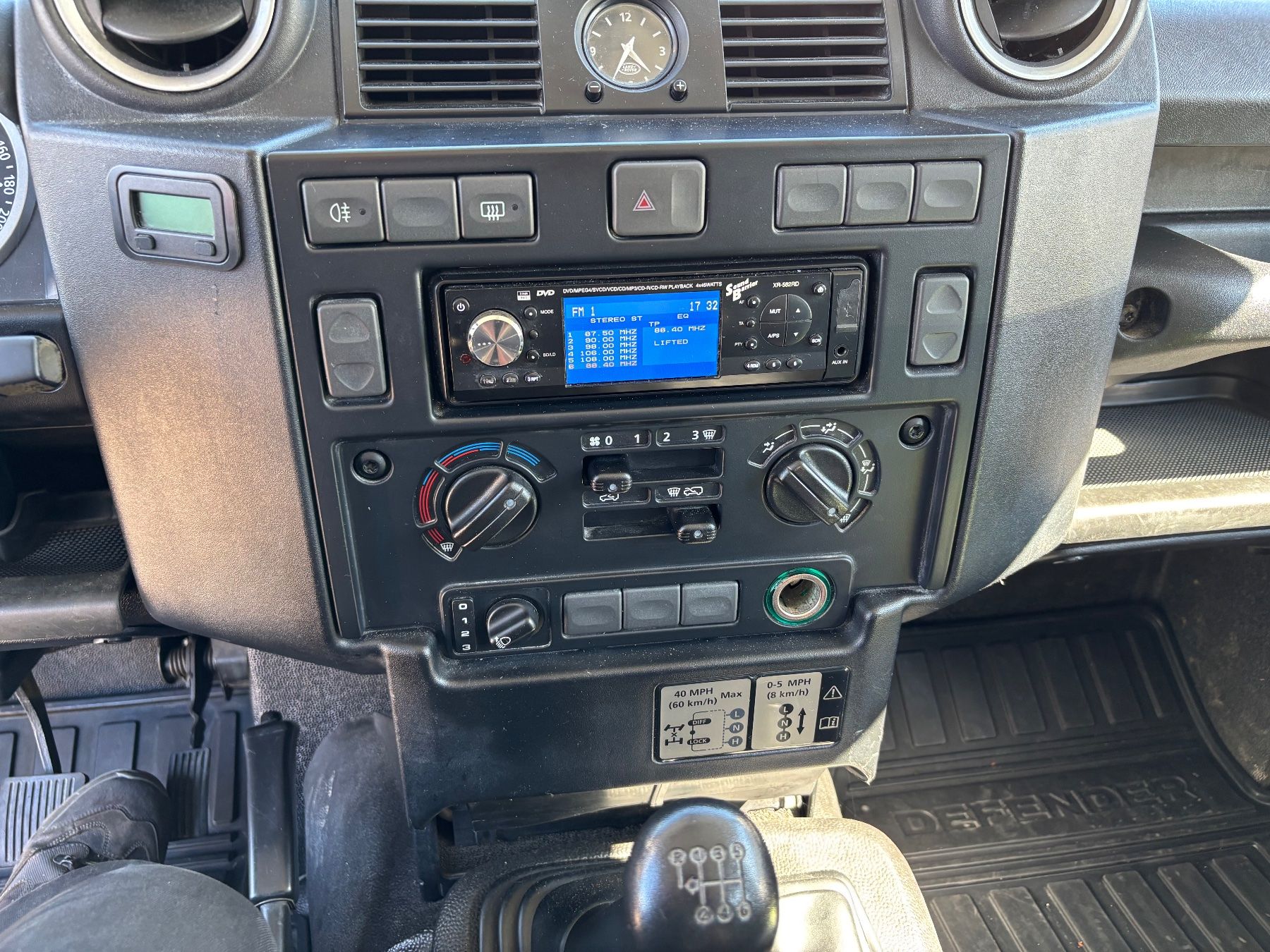 Land Rover Automobili: Landrover Defender 90 2.2 TD 4 – Usato da Unteriberg venduto da Rini54 9