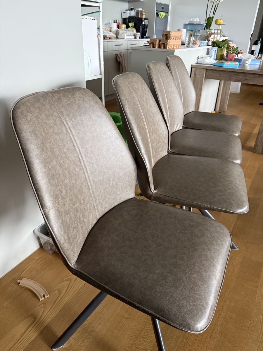 Sedie: 4 Stühle, Drehbare Füsse – Usato da Root D4 venduto da dm96 4