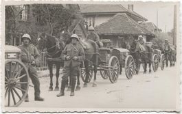 MILITAER/FUHRWERK 1930 mit Pferd BE?