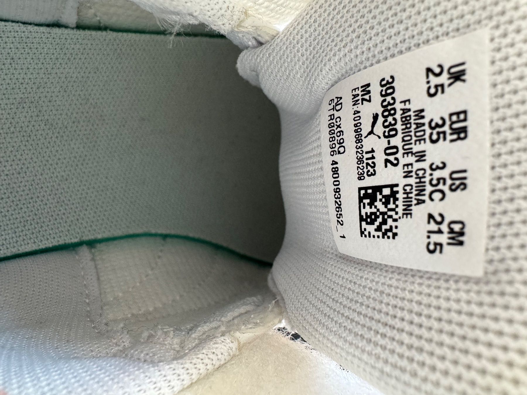 Puma Scarpe da uomo: Puma enfant, taille 35, blanches, comme neuves! – Nuovo (secondo la descrizione) da Chatelaine venduto da lae_7h8n 1