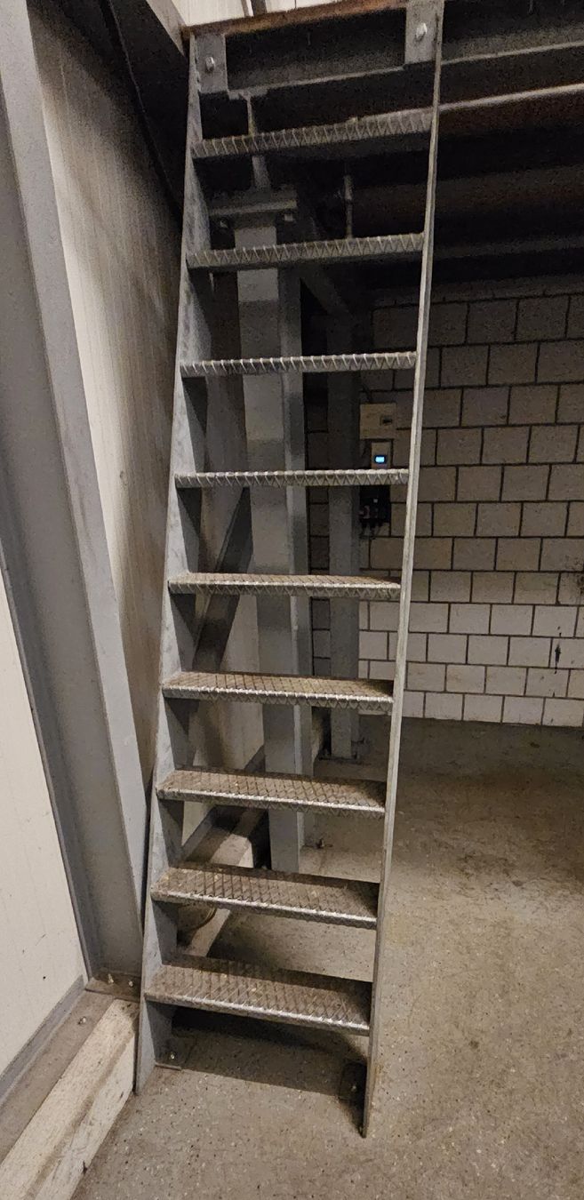 Treppen: Metalltreppe sehr steil – Gebraucht aus Mühledorf SO von lie_t8rl 1