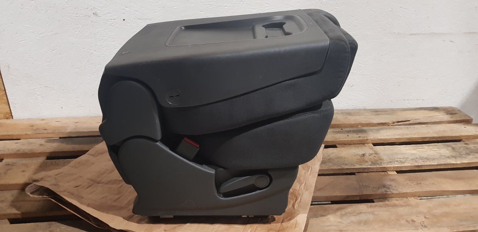Tutti pezzi di ricambio auto: Renault Espace Sitze Auto Sitz Sjedili Siege Camper – Usato da Herzogenbuchsee venduto da ilh_kh5d 6