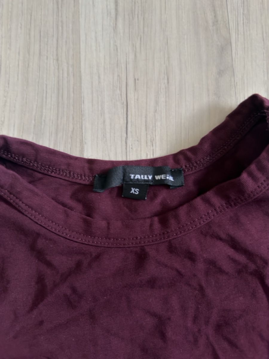 Tally Weijl Top: Tally Weijl Crop Top – Usato da Davos Platz venduto da ang_m2dp 1