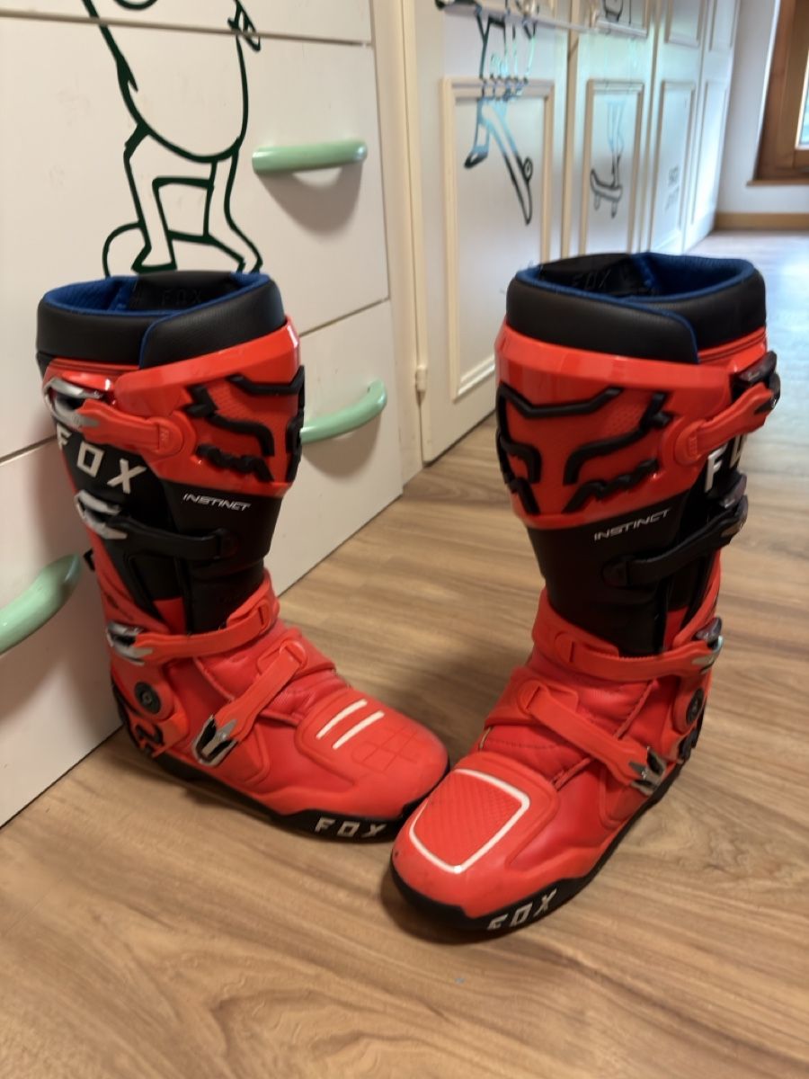 Fox Scarpe da uomo: Bottes motocross Fox Instinct rouges 44 / 10 – Usato da Corseaux venduto da Motards