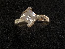 Damenring Silber mit Zirkonia Stein guter Zustand