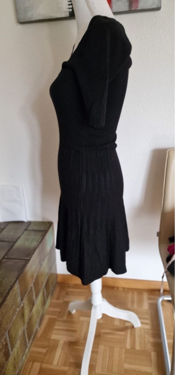 Guess Robes: Schickes GUESS Strickkleid, Grösse S – D'occasion à St. Gallen par mania03 4