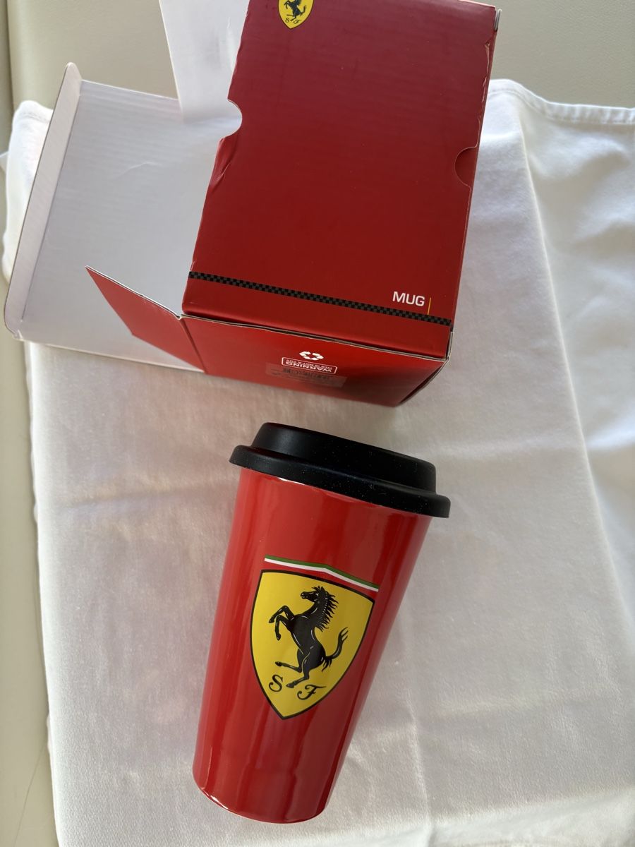 Tassen: New genuine Ferrari ceramic mug – Neu und originalverpackt aus Lausanne von oyu_hgg5 5