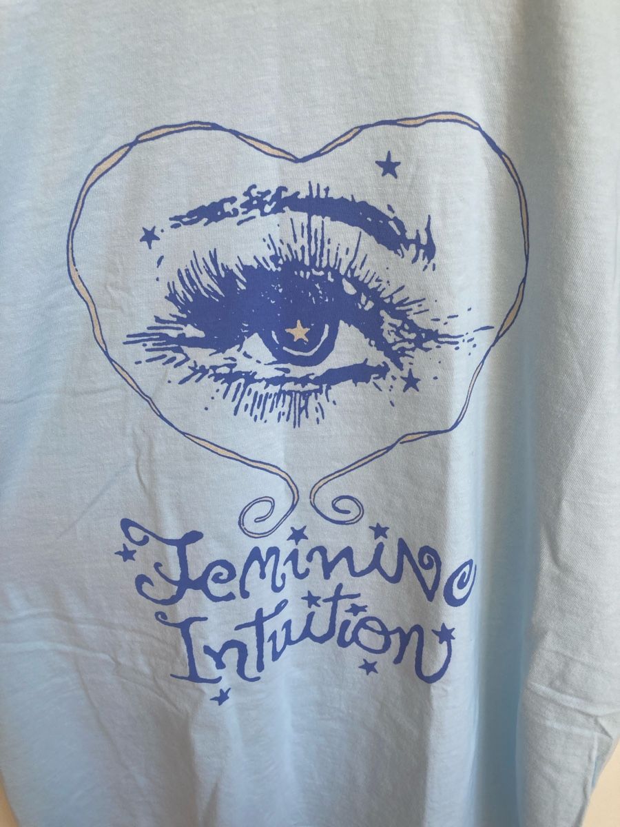 T-shirts: Olivia Rodrigo oversized tee – Neuf avec emballage d'origine à Bottmingen par Poppyfields 3