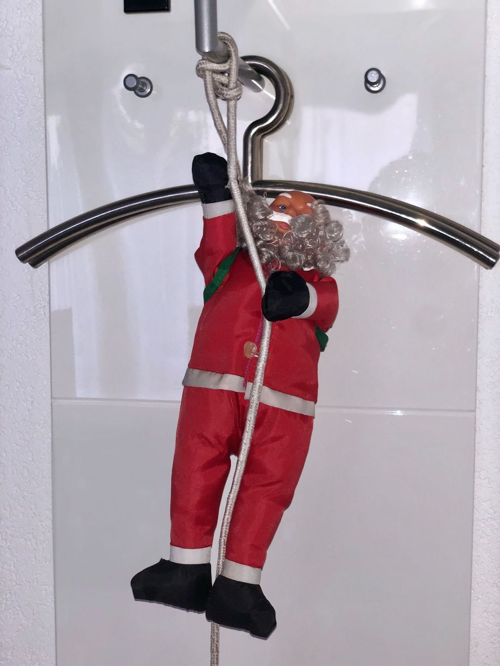 Tutte le decorazioni: Kletternder Weihnachtsmann – Usato da Schlieren venduto da Flower5 1
