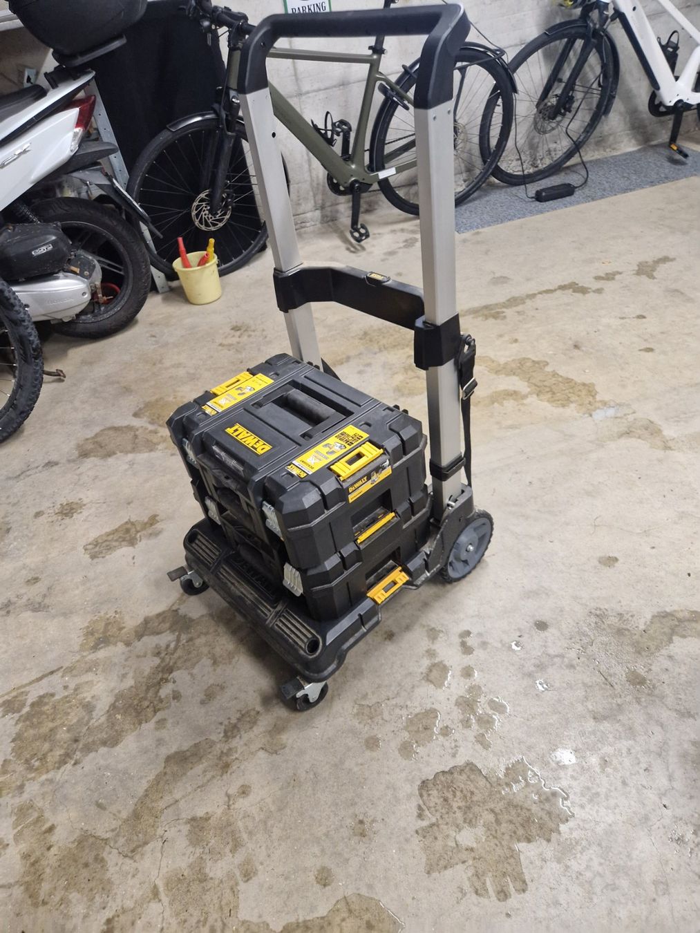 Valises & Sacs: Dewalt Trolley – D'occasion à Weissbad par kod_8k5l 1