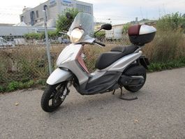 Roller Piaggio Beverly 350IE ab Platz zum Aufbereiten