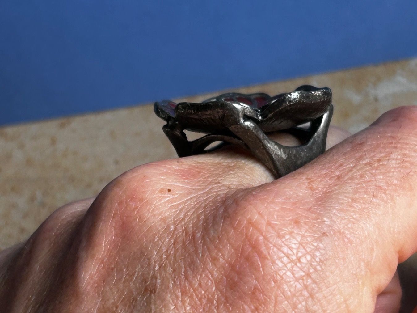Anelli: Fingerring rote Blume emailliert (59) – Usato da Laufen venduto da belleskulptur 2