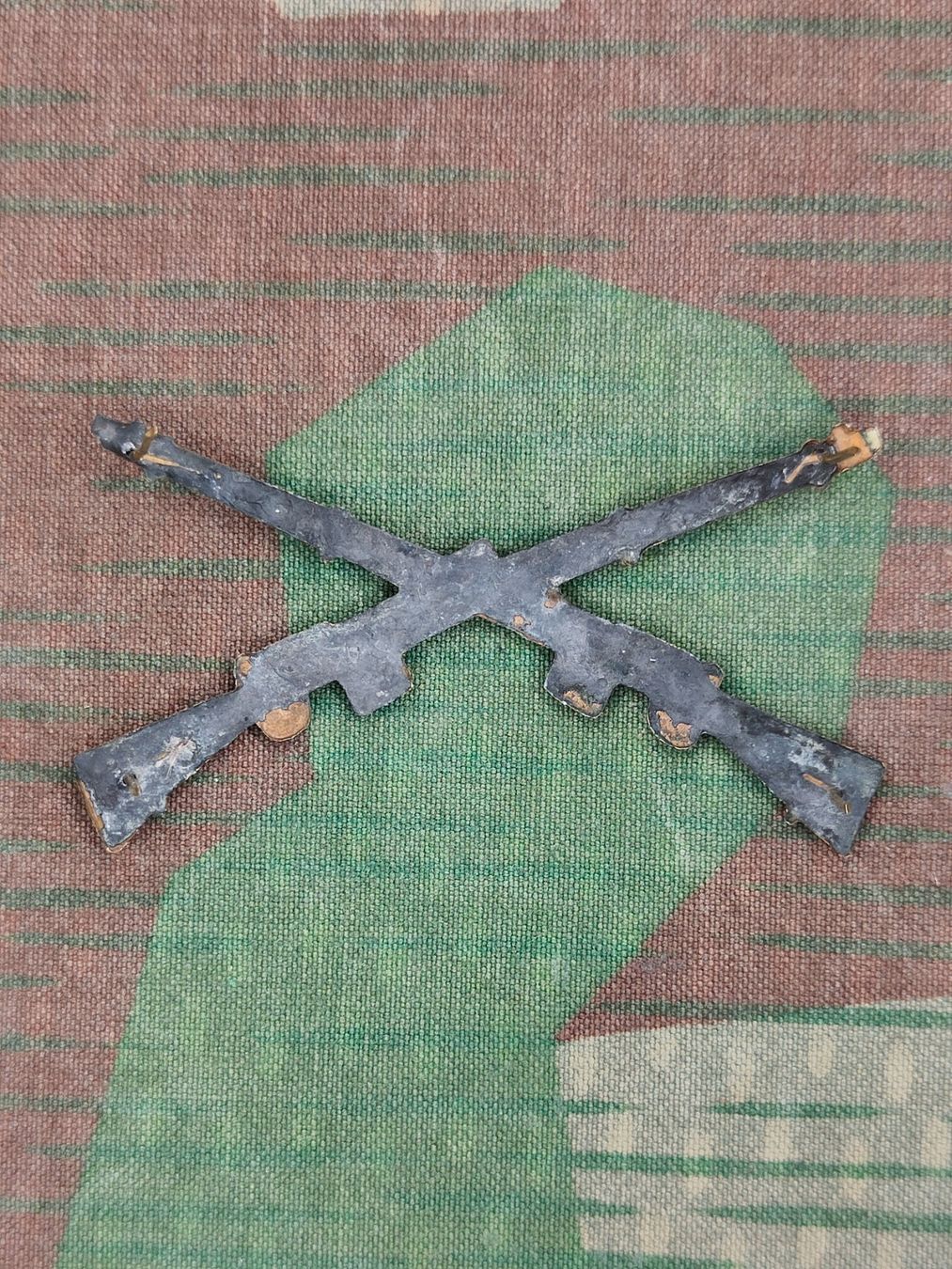 Schweizer Armee Placchette & Badge: Waffengattungsabzeichen Ord. 1898, Schützen – Usato da Bauma venduto da SwissMilitaria 1