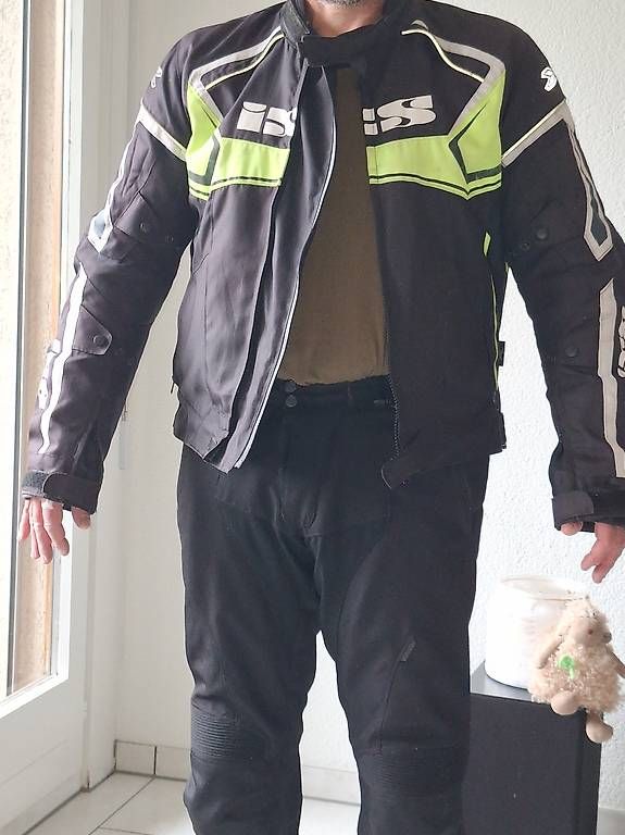 IXS Lotti di vestiti: Motorrad Jacke und Hose – Usato da Kyburg-Buchegg venduto da krebs0202