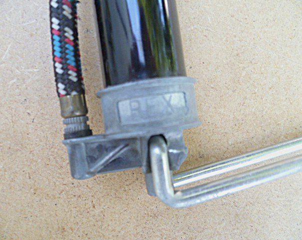 Pumpen: Velo - Handpumpe REX CH Modell – Gebraucht aus Effretikon von Heimstudio 5