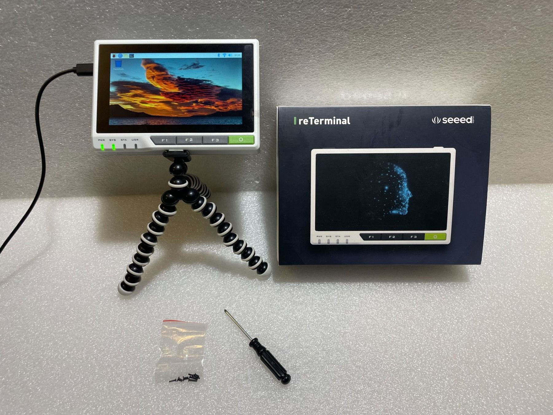 Raspberry Pi PCs: Raspberry Pi Computer-Modul 4 Speed Studio reTerminal – Gebraucht aus Jonen von