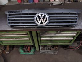 Kühlergitter für VW T5 (habe noch andere Teile)