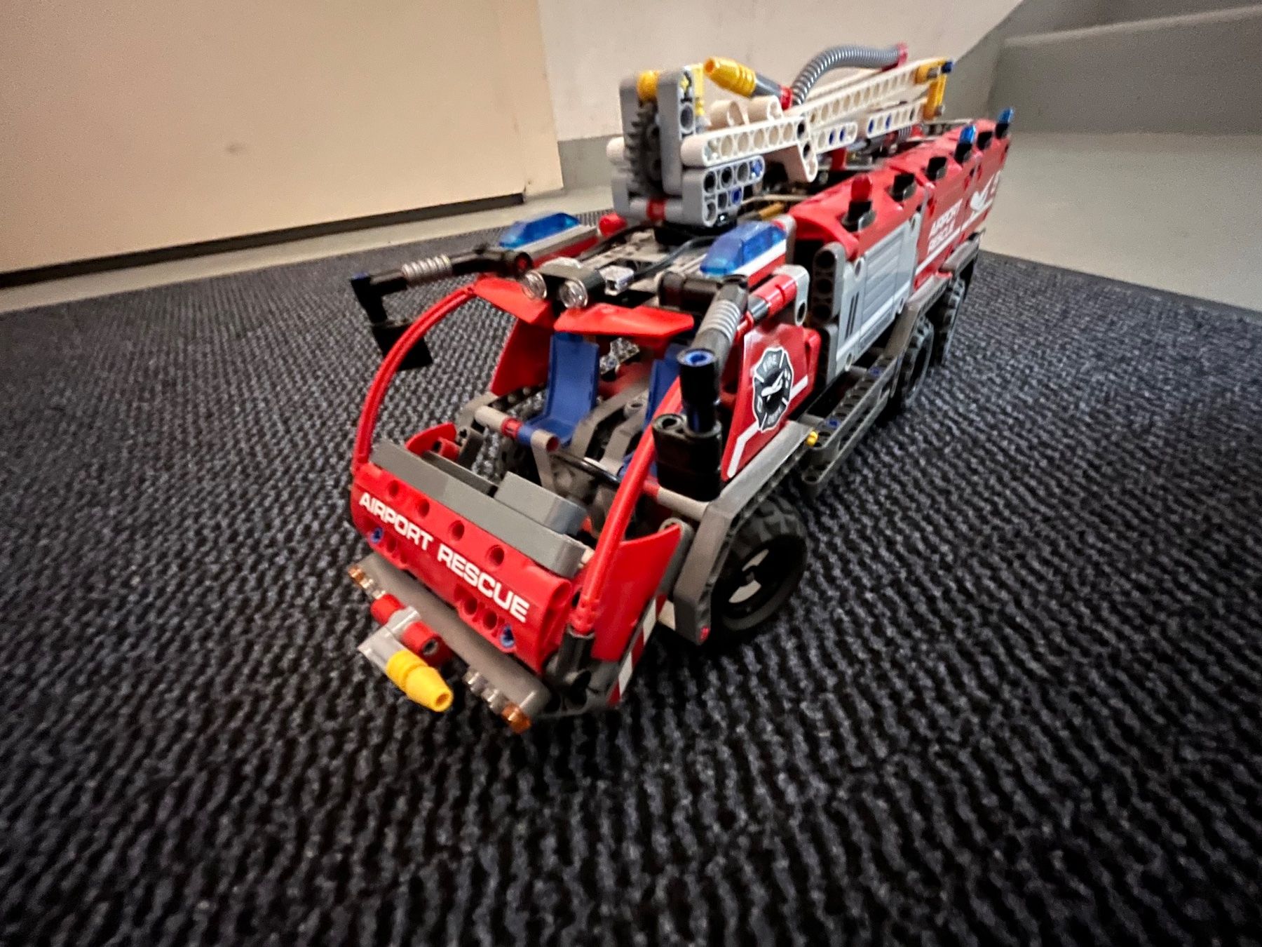 Lego Kit di costruzioni: Lego Technic 42068 – Usato da Roggwil BE venduto da KarotteV 4