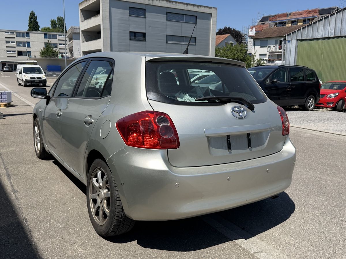 Toyota Automobili: Toyota Auris 2,2 Diesel Ab MFK  – Usato da Amriswil venduto da Autocent 4