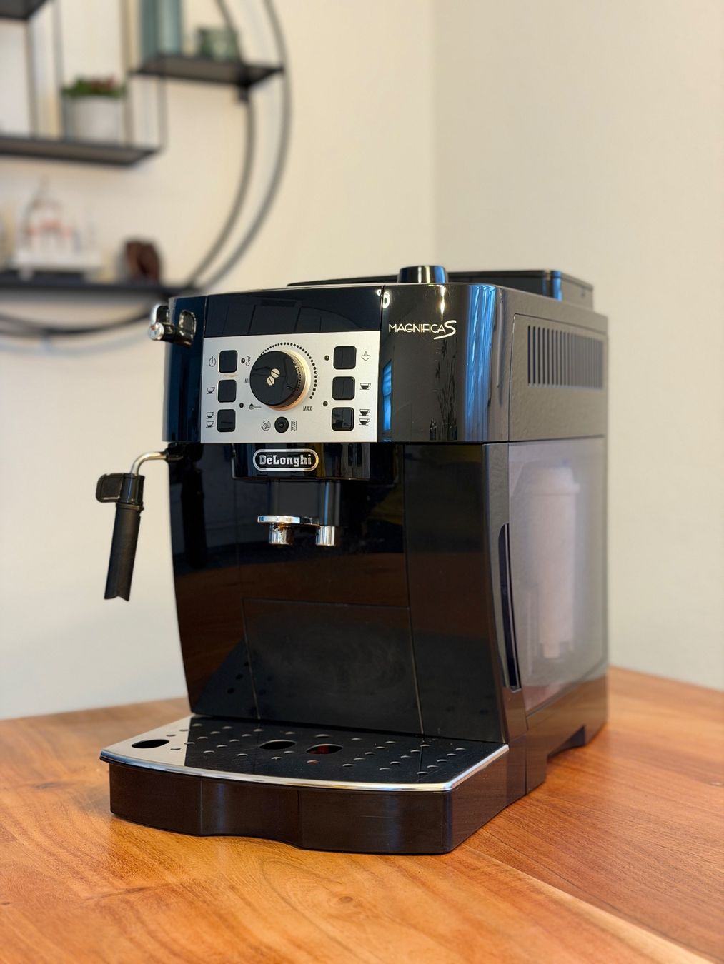 De'Longhi Macchine per caffè & Macchine per espresso: De'Longhi Magnifica S – Usato da Oftringen venduto da atharc09