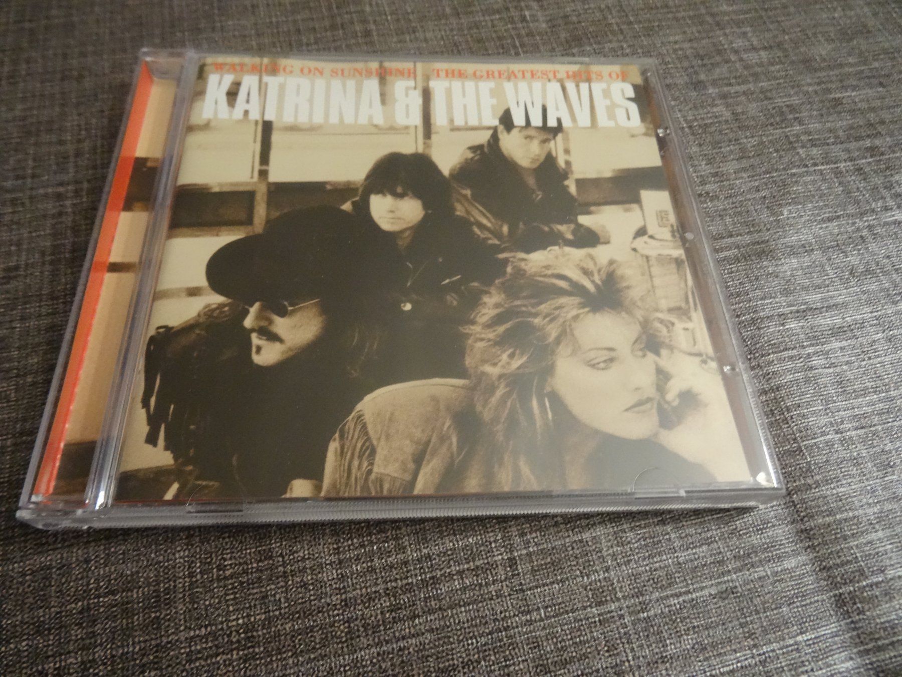 CD: Katrina & The Waves - Walking on Sunshine CD – Usato da Olten venduto da Disc-Ausverkauf