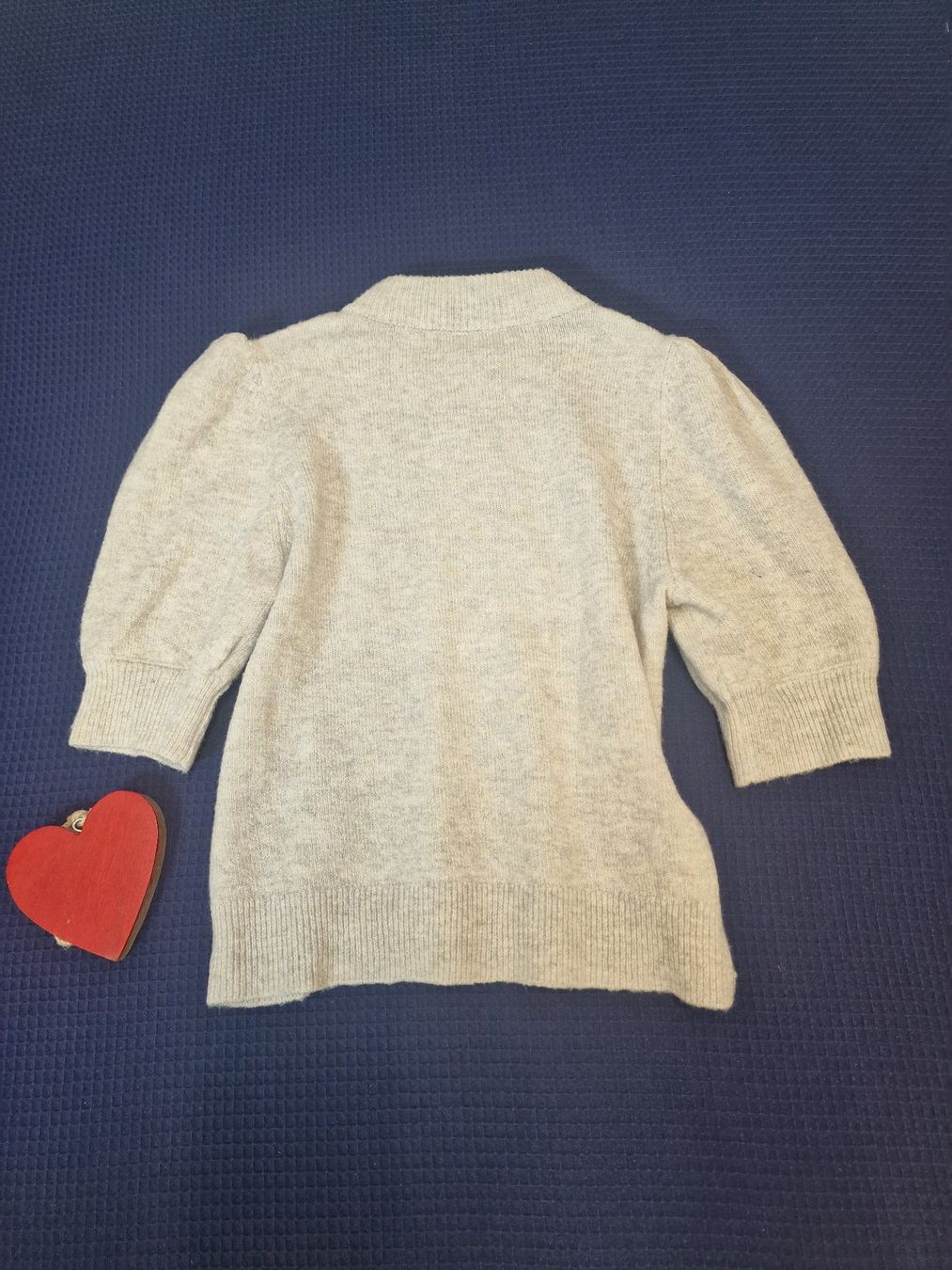Maglioni & Felpe: Pullover beige mit Perlen Gr M top Zustand – Usato da Meierskappel venduto da HeartWear 4