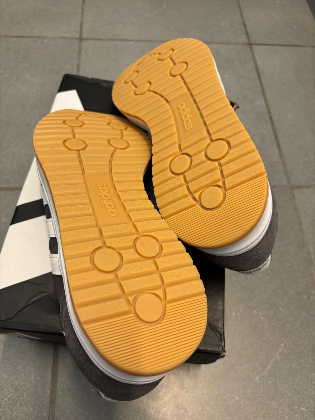 Adidas Herrenschuhe: Adidas Sneakers – Neu und originalverpackt aus Zürich von mc__2kll 6