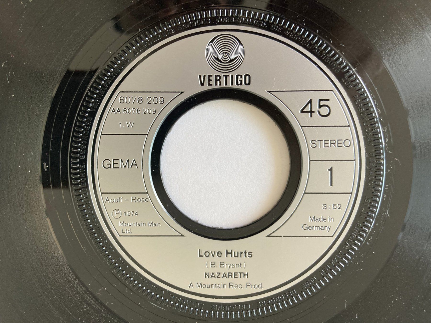 Schallplatten: NAZARETH - LOVE HURTS – Gebraucht aus Bottens von hotter-than-hell 2