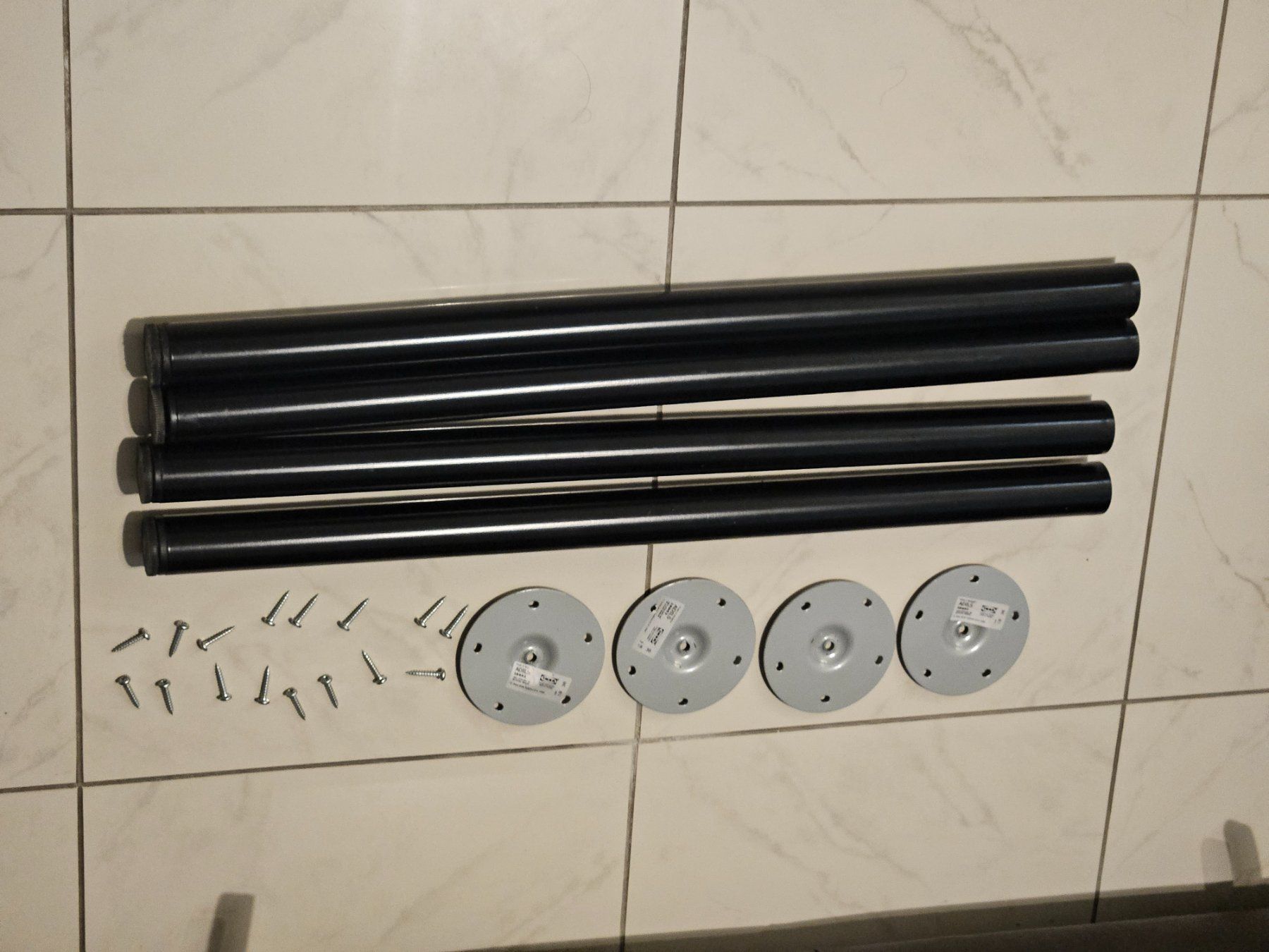 Ikea Altri mobili: 4x Ikea ADILS Leg, schwarz – Usato da Basel venduto da fca_69xw