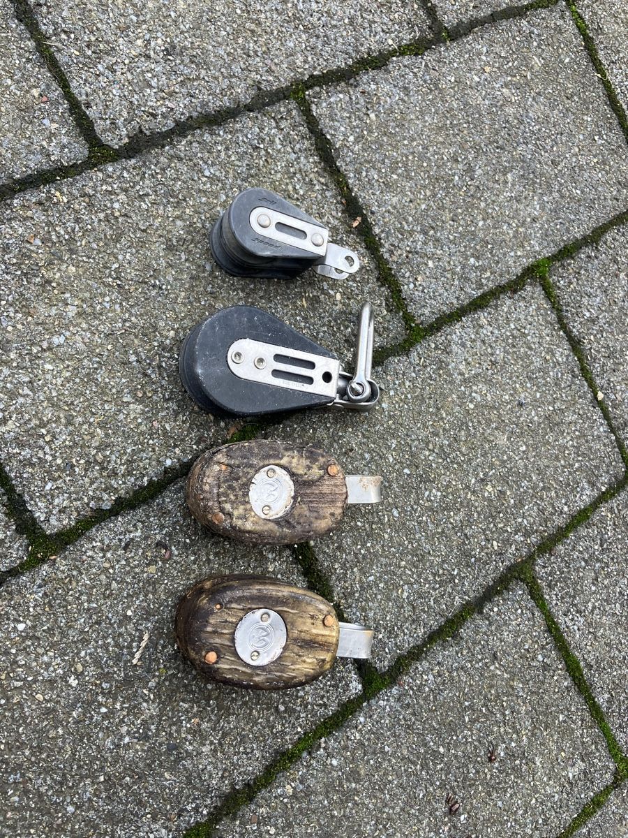 Boote: Sortimentskoffer mit diversen Segelrollen gebraucht – Gebraucht aus Châbles FR von Tunturi7 1