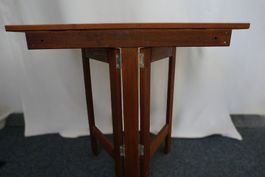 Garten Holztisch (56x80x71)
