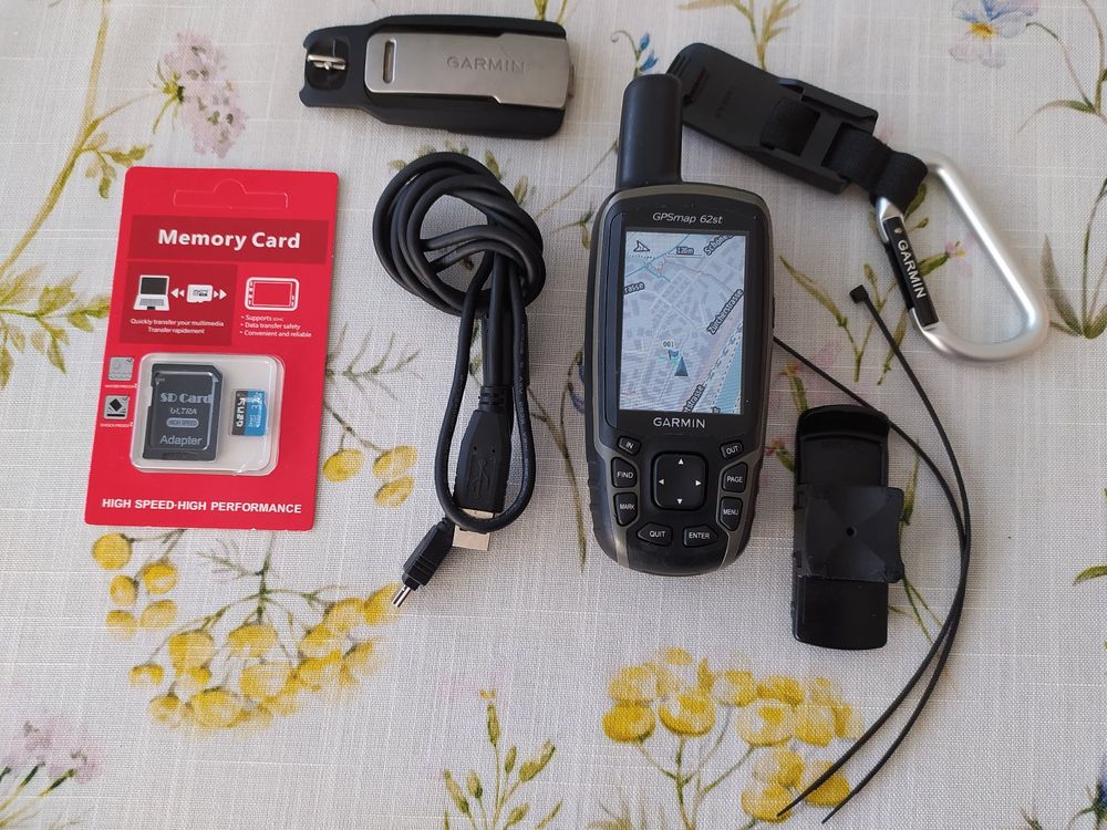 GARMIN GPSMAP 62ST inkl. Zubehör und sehr viele Karte !