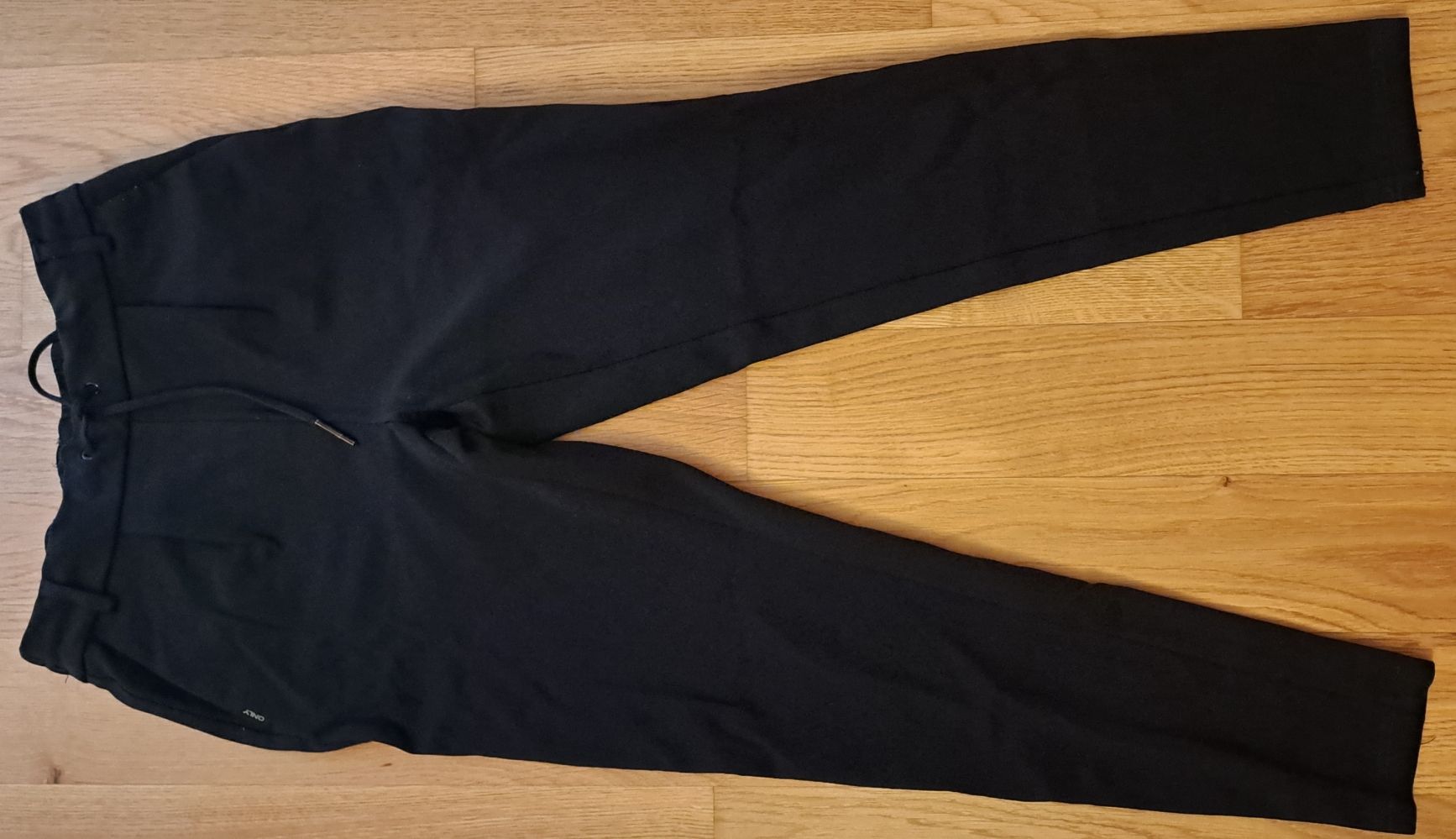 Only Hosen: ONLY Damen Hose schwarz – Gebraucht aus Seengen von ja6_65wp