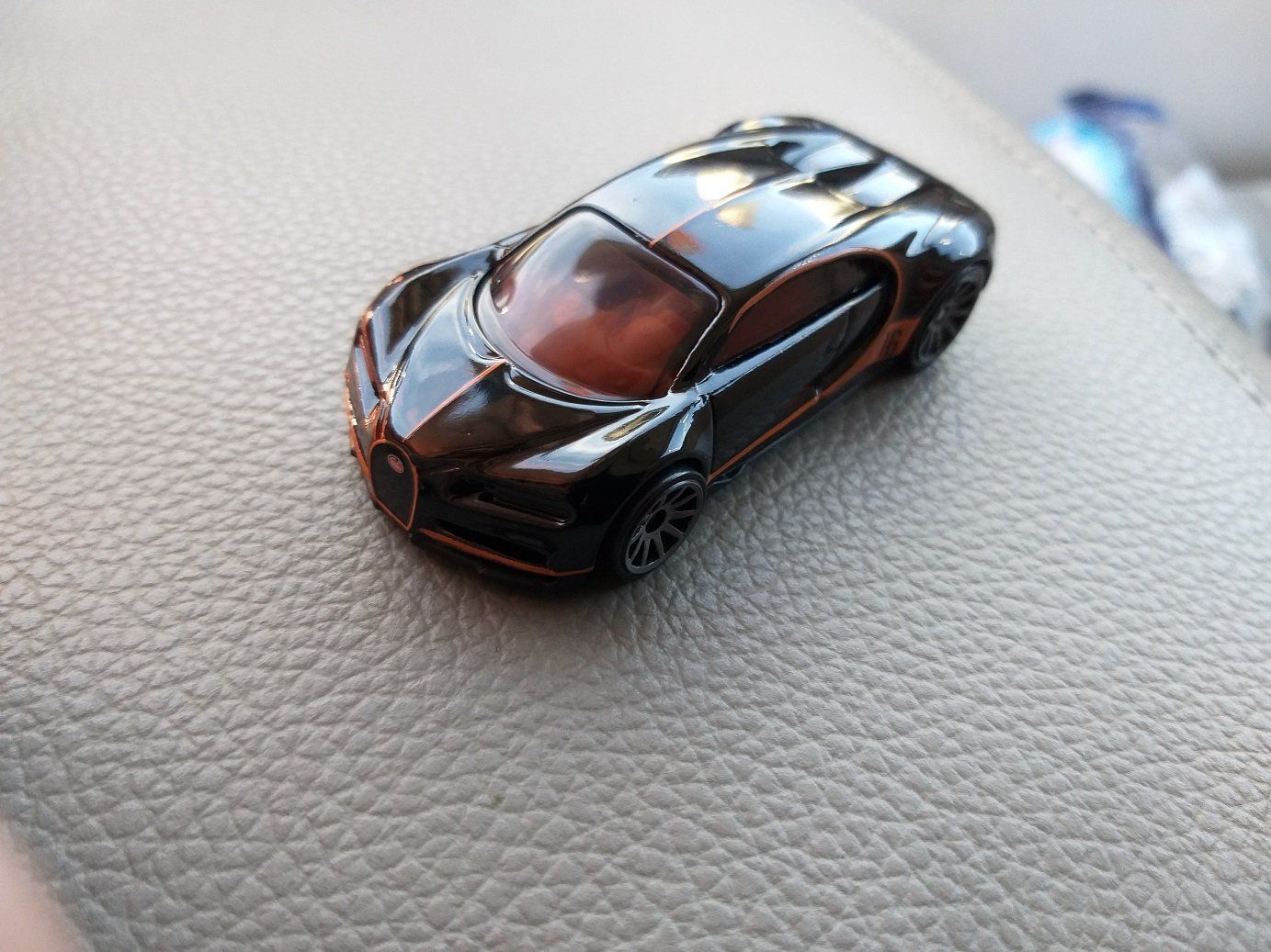 Bugatti Modellini d'auto: Hot Wheels Mystery Bugatti Chiron – Nuovo (secondo la descrizione) da Brugg AG venduto da Evilweevil 1