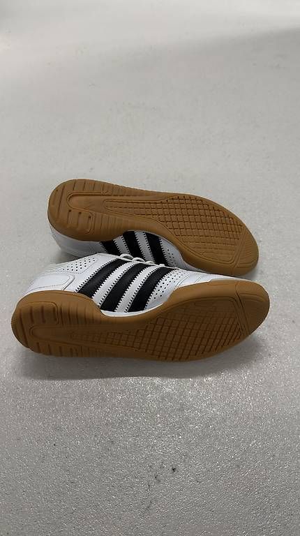 Herrenschuhe: Chaussures de futsal, handball. – Gebraucht aus Fribourg von nuv_bsd2 2