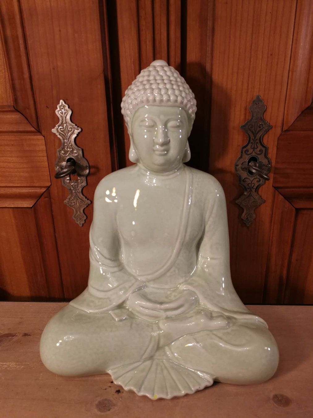 Statuette: Budda sitzend aus keramischem Material – Usato da Wagenhausen venduto da Simbad