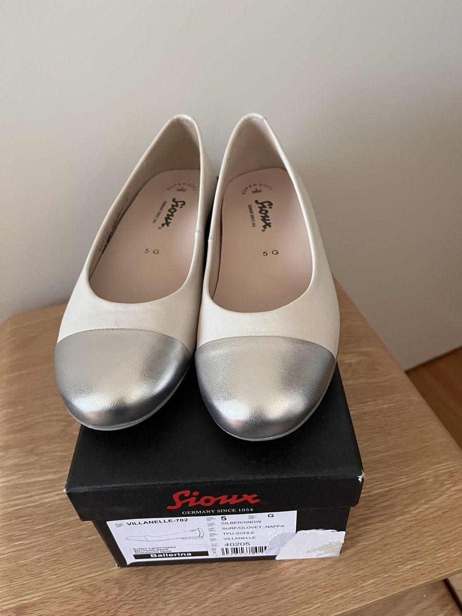 Scarpe da donna: Ballerines Sioux bicolores blanches et argent - 38  – Nuovo e nell'imballaggio originale da Lausanne venduto da Cupcake.vanille 1