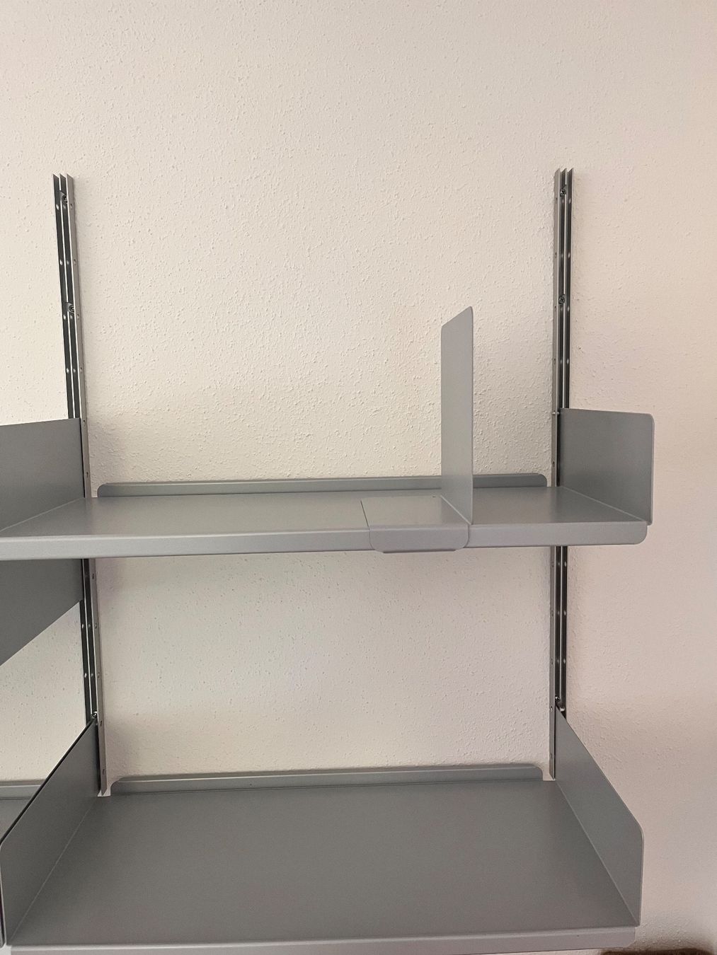 Vitsoe Scaffali: Vitsœ 606 Shelving System, Dieter Rams, 333cm, Silber – Usato da Bern venduto da jwu_vcs5 2