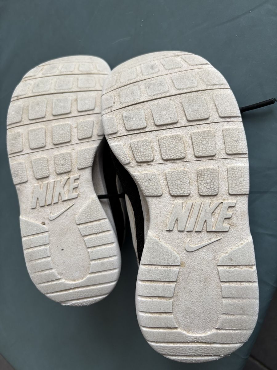Nike Scarpe per ragazzi: Sneakers / Turnschuhe NIKE Gr. 30 – Usato da Herzogenbuchsee venduto da MoLa85 4