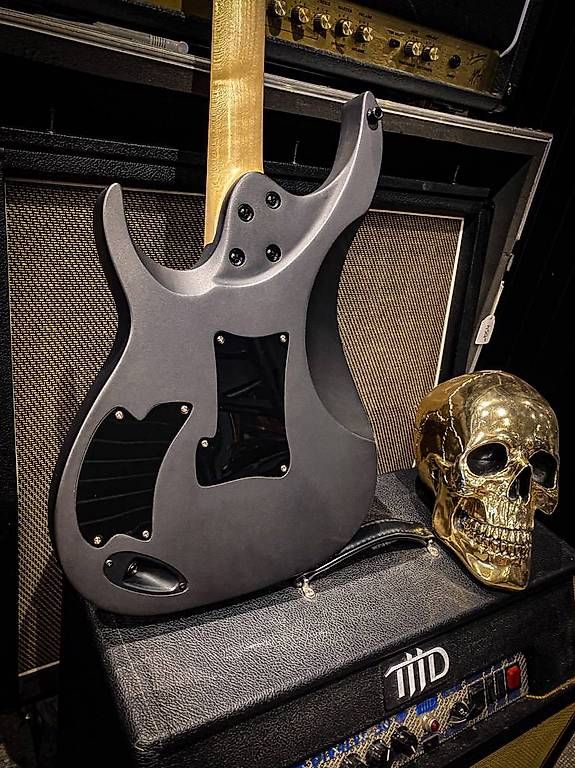Musikinstrumente: CEM Guitars Polaris FR Custom Ultra – Gebraucht aus Montreux von Alligator-AMPS 2