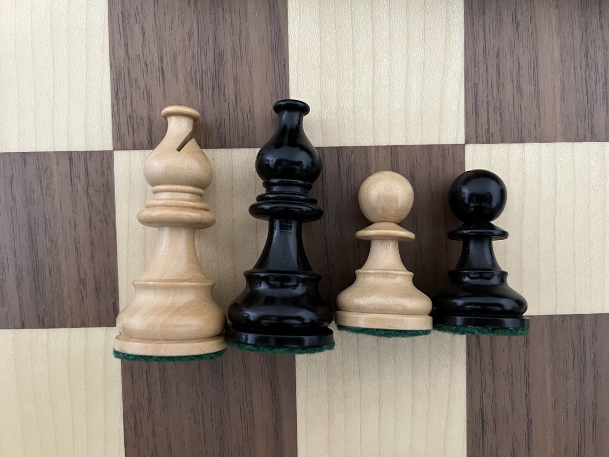 Giochi: Schachspiel Brett und Figuren Schach – Nuovo e nell'imballaggio originale da Orpund venduto da Steinway 7