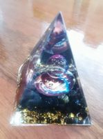Organit Pyramide 5 X 5 cm Handmade mit echtem Blattgold